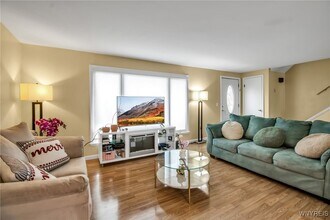 4911 N Bailey Ave in Buffalo, NY - Building Photo - Building Photo