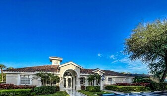 6816 Satinleaf Rd S in Naples, FL - Building Photo