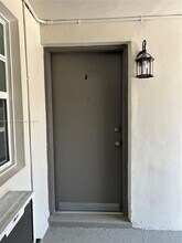 543 SW 37th Ave in Miami, FL - Building Photo - Building Photo
