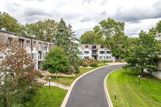 Fleur Royale Condominiums