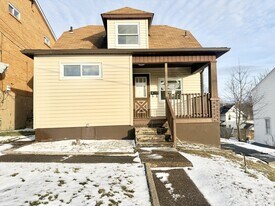 2413 Milburn St in McKeesport, PA - Building Photo