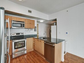 350 S Miami Ave, Unit 2805 in Miami, FL - Building Photo - Building Photo