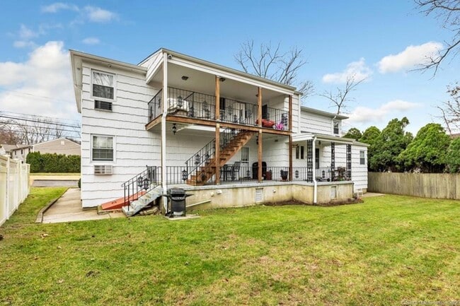 1260 Hope St in Stamford, CT - Building Photo - Building Photo