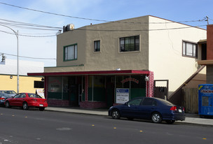 2391-2395 Spring St in Redwood City, CA - Foto de edificio - Building Photo