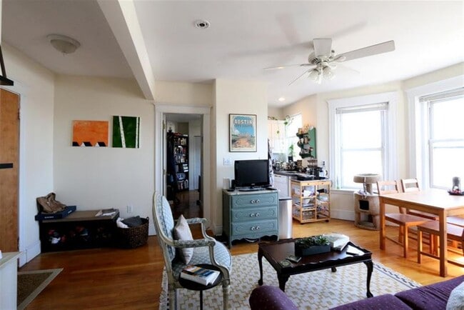 333 Harvard St, Unit 15, Unit 15