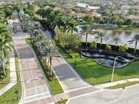 4404 E Whitewater Ave in Weston, FL - Building Photo