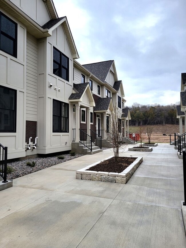 2303 Simply Living Ln in Hudson, WI - Building Photo - Building Photo