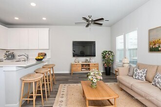 333 N Centro Cir in Shenandoah, TX - Building Photo - Building Photo