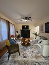 610 E 74th St in Chicago, IL - Building Photo - Building Photo