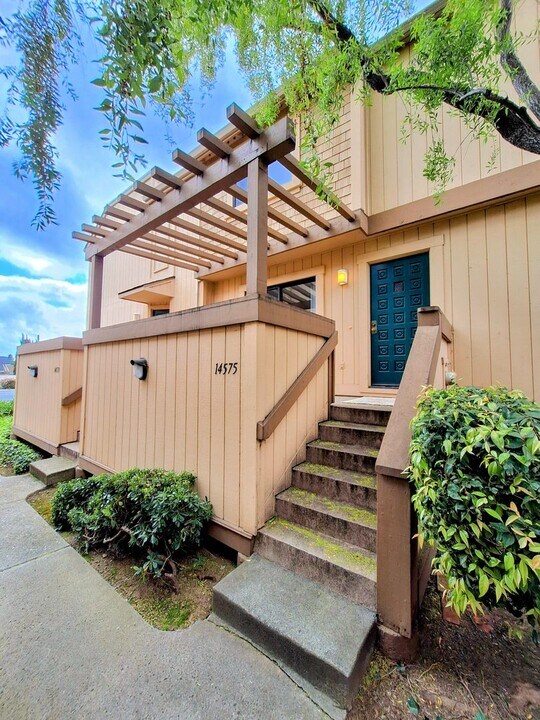 14575 S Bascom Ave in Los Gatos, CA - Building Photo