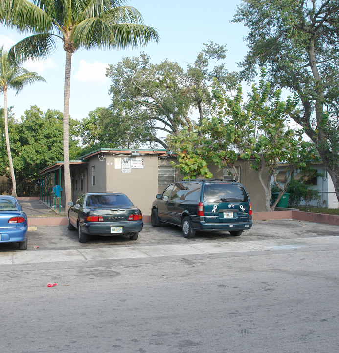 509-515 NW 23rd Ave in Fort Lauderdale, FL - Building Photo