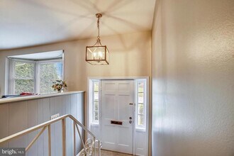 11806 Seven Locks Rd in Potomac, MD - Building Photo - Building Photo