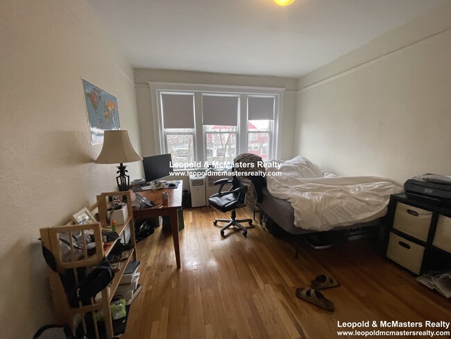 77 Chiswick Rd, Unit 12A in Boston, MA - Building Photo - Building Photo