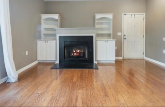 202 McKenna Cir in Greenville, SC - Foto de edificio - Building Photo