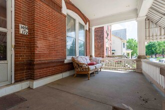 1658 Iowa St, Unit 1/2 in Dubuque, IA - Building Photo - Building Photo