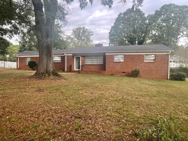 8224 Douglas Dr in Charlotte, NC - Building Photo - Building Photo