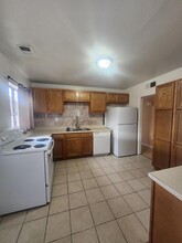 8706 Candelaria Rd NE in Albuquerque, NM - Building Photo - Building Photo