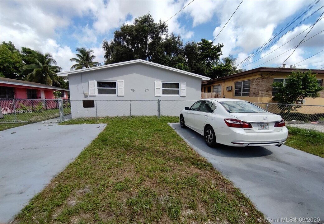 175 NE 168th St-Unit -177 in North Miami Beach, FL - Building Photo