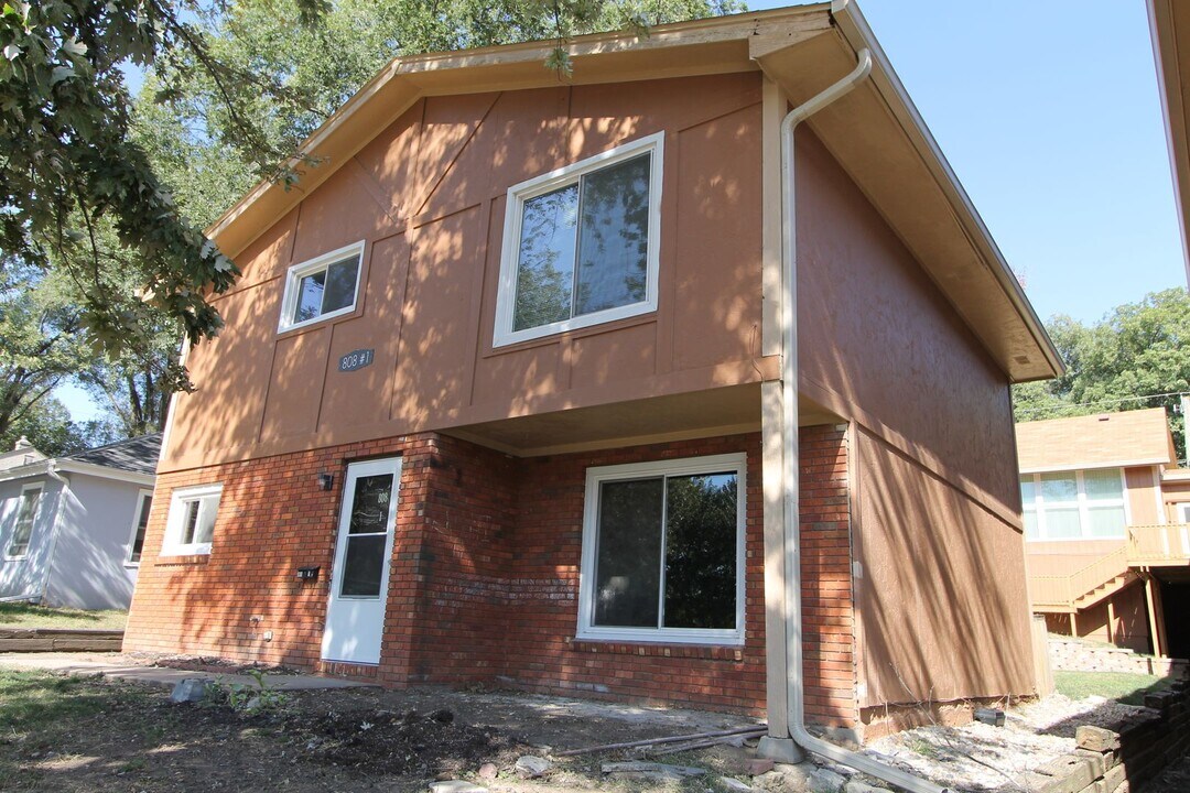808 W 23rd Ave-Unit -808-1 in Bellevue, NE - Building Photo