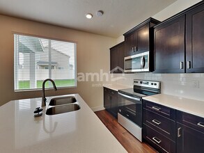 1281 E Old Mesquite St in Kuna, ID - Building Photo - Building Photo