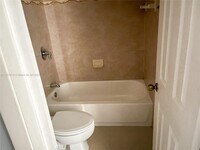 495 NW 72nd Ave photo'