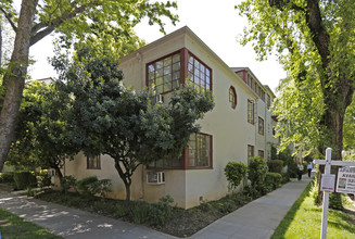 Dauger Manor in Sacramento, CA - Foto de edificio - Building Photo