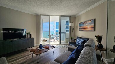17375 Collins Ave in North Miami Beach, FL - Building Photo - Building Photo