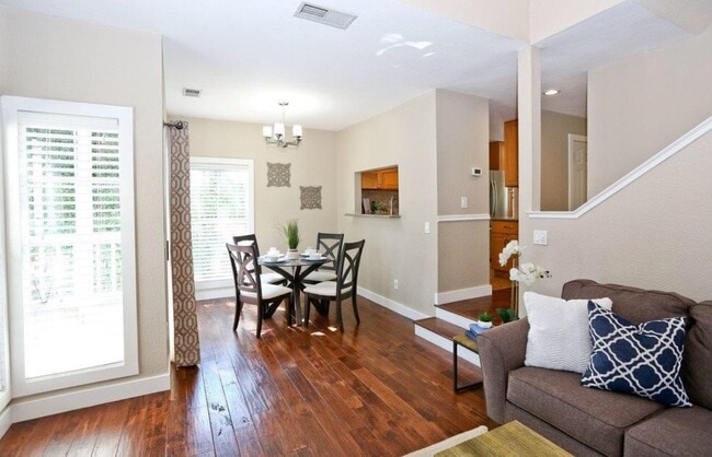 277 Hidden Creek Ct in Martinez, CA - Building Photo - Building Photo