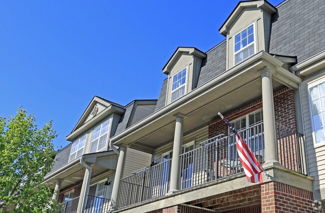 Ridge Valley Townhomes in Milford, MI - Foto de edificio - Building Photo