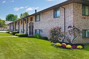 Imperial South in Rochester, NY - Building Photo