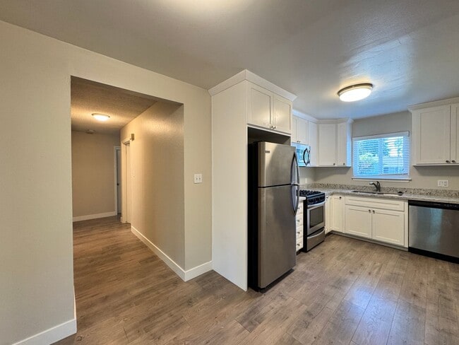 3735 Erlewine Cir in Sacramento, CA - Building Photo - Building Photo