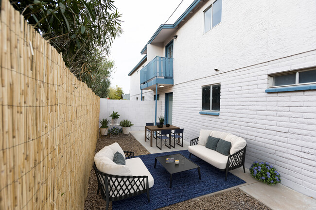 85 W Willetta St, Unit 4