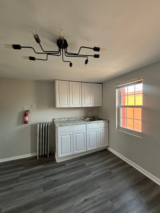 5 Elm St, Unit 3 in Newark, NJ - Building Photo