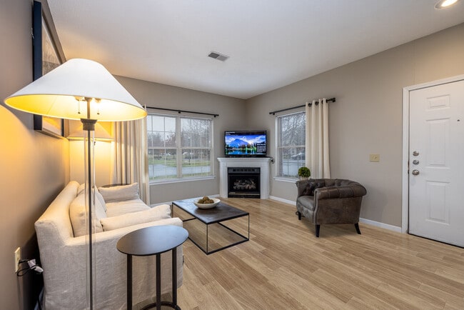 Coventry Apartments in Williamsville, NY - Foto de edificio - Building Photo