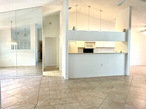 3896 Easton St in Sarasota, FL - Building Photo - Building Photo