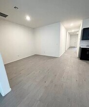 7409 N 127th Ave in Glendale, AZ - Foto de edificio - Building Photo