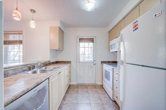 3036 Dewridge Ave in Oakville, ON - Building Photo - Building Photo