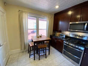 379 Highland Ave, Unit 2 in Somerville, MA - Foto de edificio - Building Photo