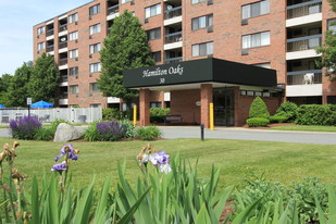 Hamilton Oaks Apartments