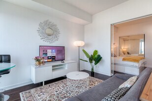 222 Bremner Blvd in Toronto, ON - Building Photo