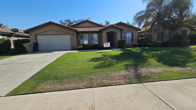 6211 Calabria Dr in Bakersfield, CA - Building Photo - Building Photo