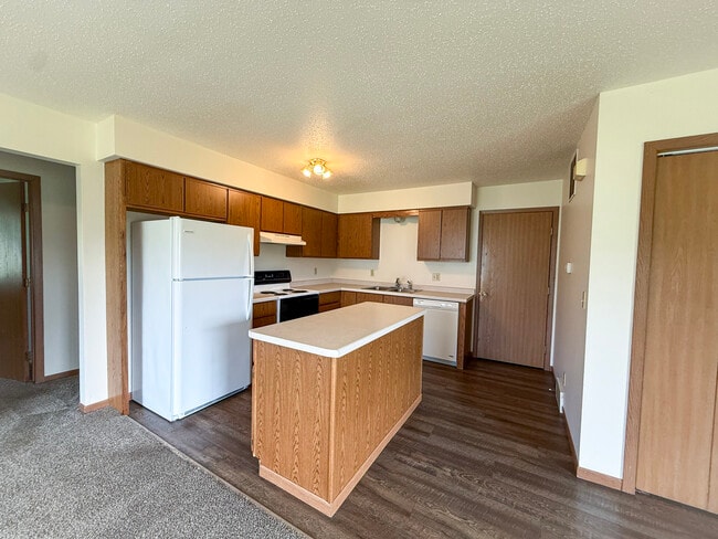 13289 39th Ave N in Lake Hallie, WI - Building Photo - Building Photo