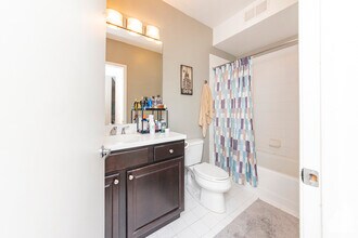 565 W Quincy St, Unit 907 in Chicago, IL - Building Photo - Building Photo