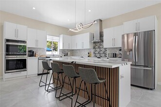 14840 NE 8th Ave in Miami, FL - Building Photo - Building Photo