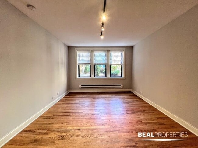 property at 2321 N Rockwell St