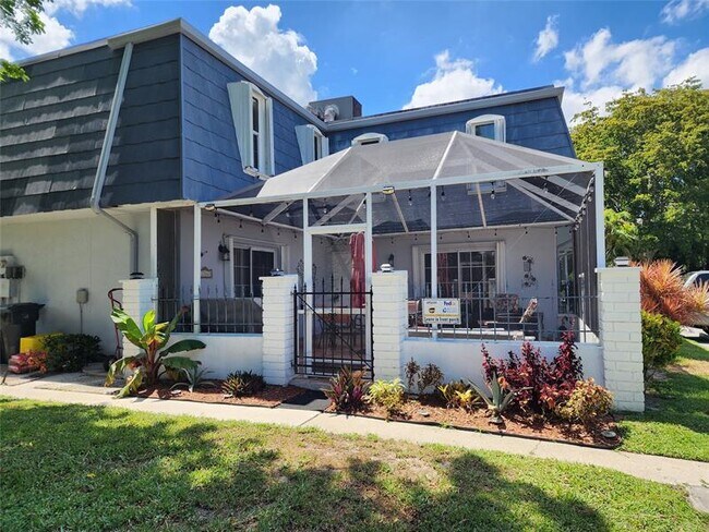 12063 Basin St W in Wellington, FL - Building Photo - Building Photo