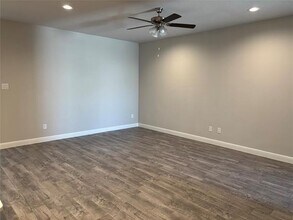 421 Roundstone Rd in Fort Worth, TX - Building Photo - Building Photo