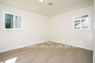 5252 Sisson Dr in Huntington Beach, CA - Building Photo - Building Photo