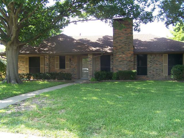 property at 827 Meandering Way