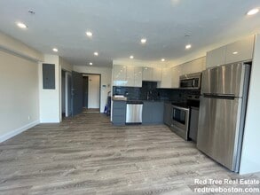 1028a Commonwealth Ave in Boston, MA - Building Photo - Building Photo